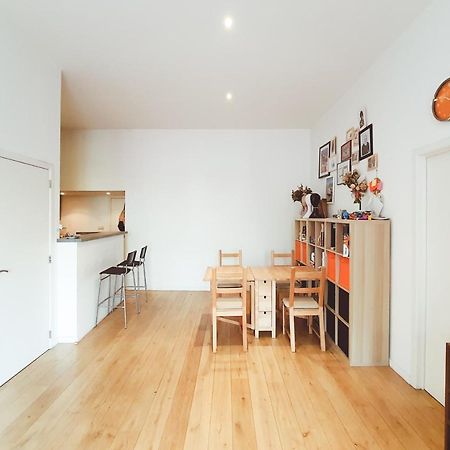 Room At Chicken'S Shared Appartment Bruselas Exterior foto