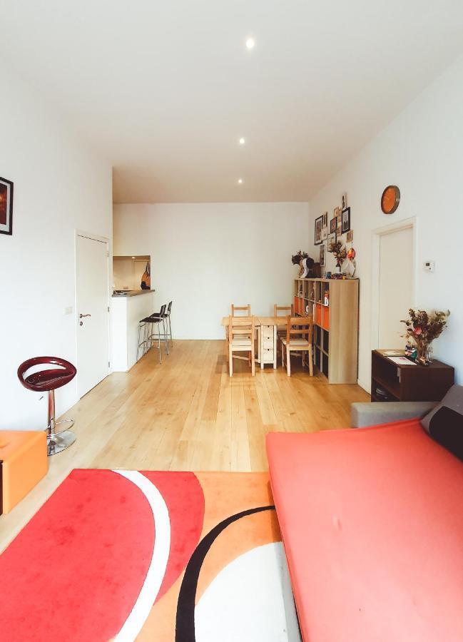Room At Chicken'S Shared Appartment Bruselas Exterior foto
